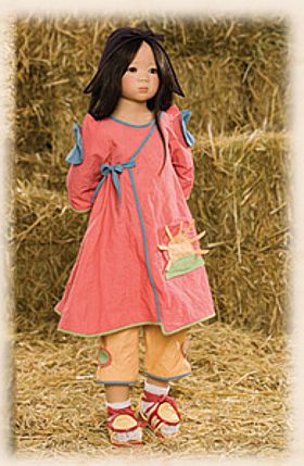 Shilin Doll from the 2007 Sommer Kinder Collection by Annette Himstedt.